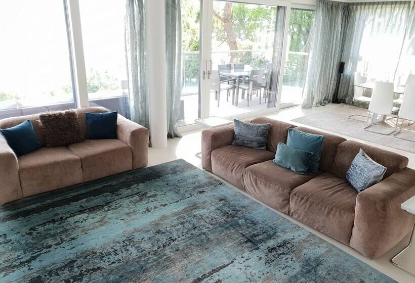 Eglise Catholique   Cosy And Bright Apartment In Montreux