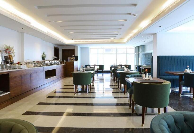 Weekend Hotel Sari