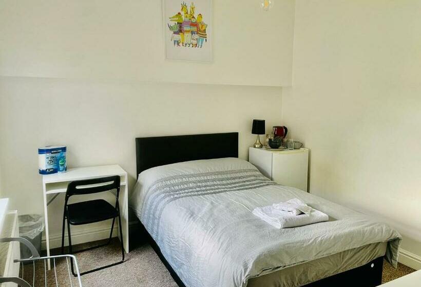 Общежитие 305 High Town Road