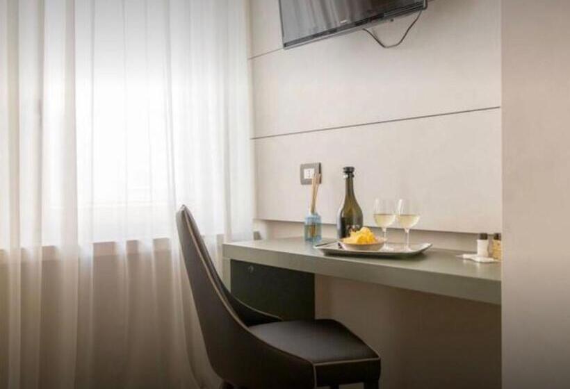 住宿加早餐  Accademia 21