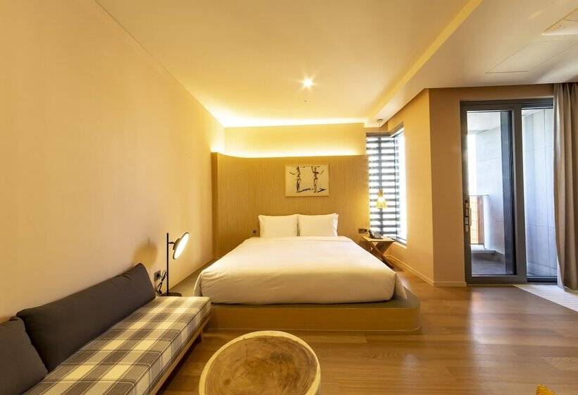 هتل Hound Garden&terrace