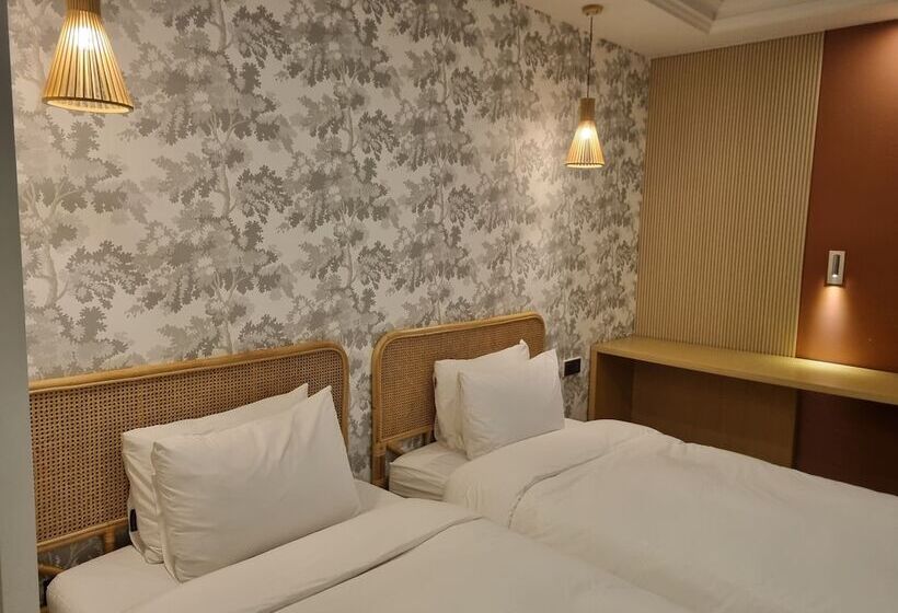 هتل Hound Garden&terrace