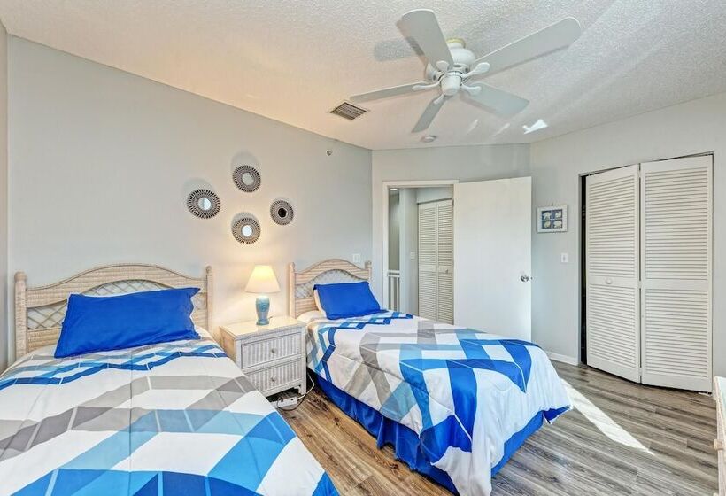 Longboat Key Cedars Beach House Pet Friendly 2 Minute To The Beach