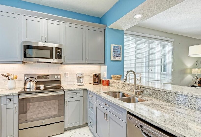 Longboat Key Cedars Beach House Pet Friendly 2 Minute To The Beach