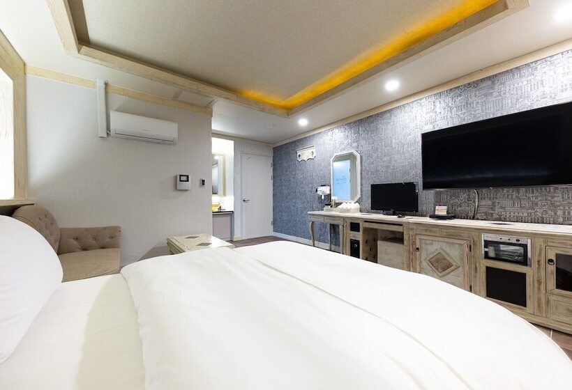 모텔 Daejeon Yongjeon Bobos