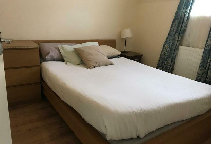 פנסיון Golders Guesthouse