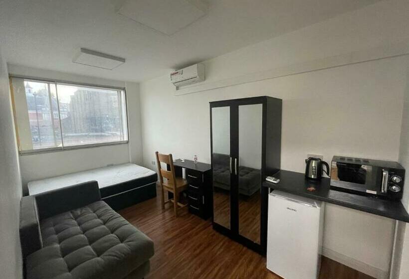 פנסיון Golders Guesthouse