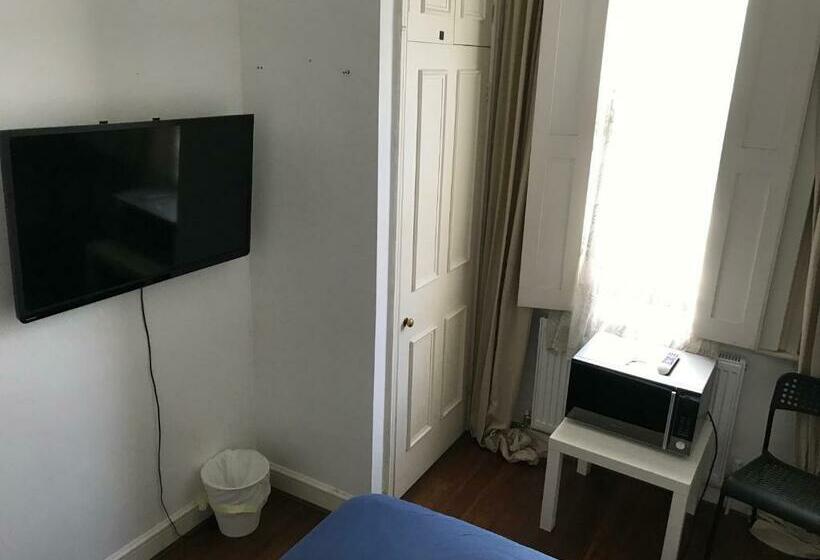 פנסיון Golders Guesthouse