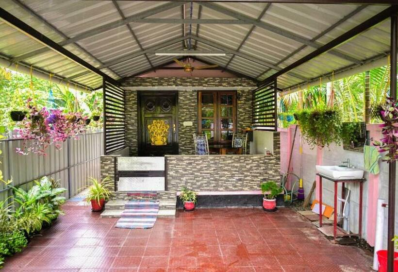 Пансион Mullavayalil Tourist Home