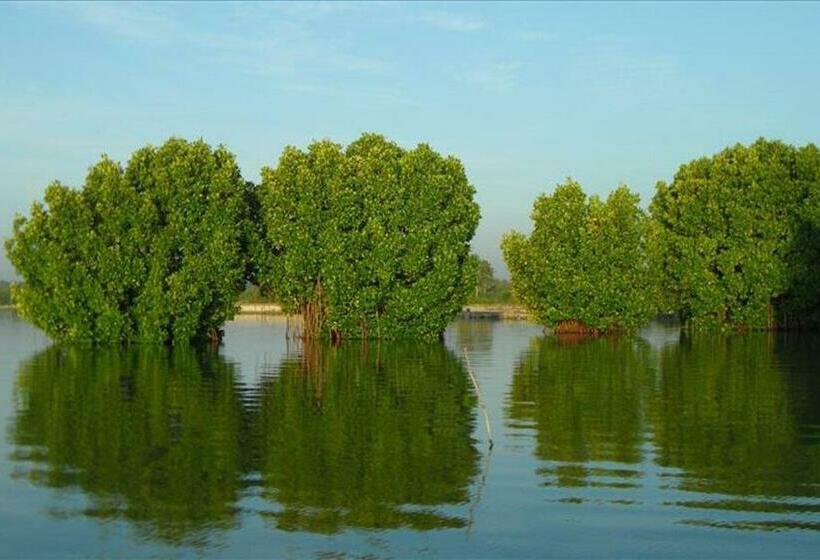 펜션 Mullavayalil Tourist Home