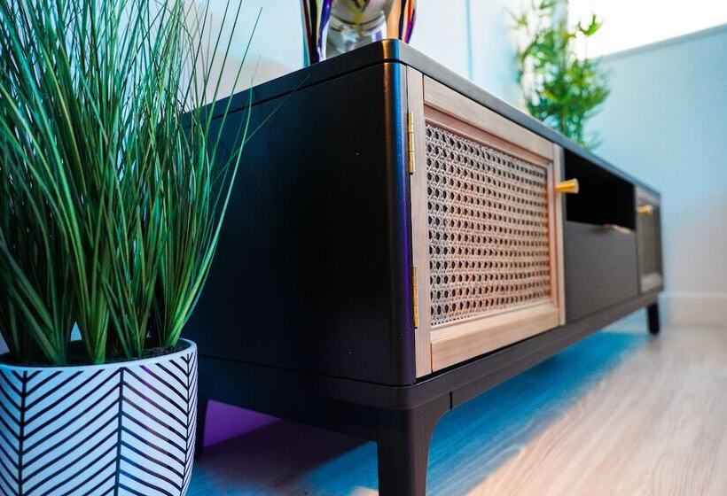 Luxury Stevenage Town Centre Apartment