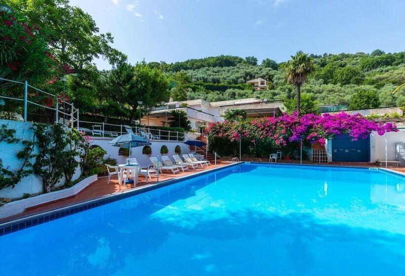 Villa With Shared Pool In Massa Lubrense By Wonderful Italy