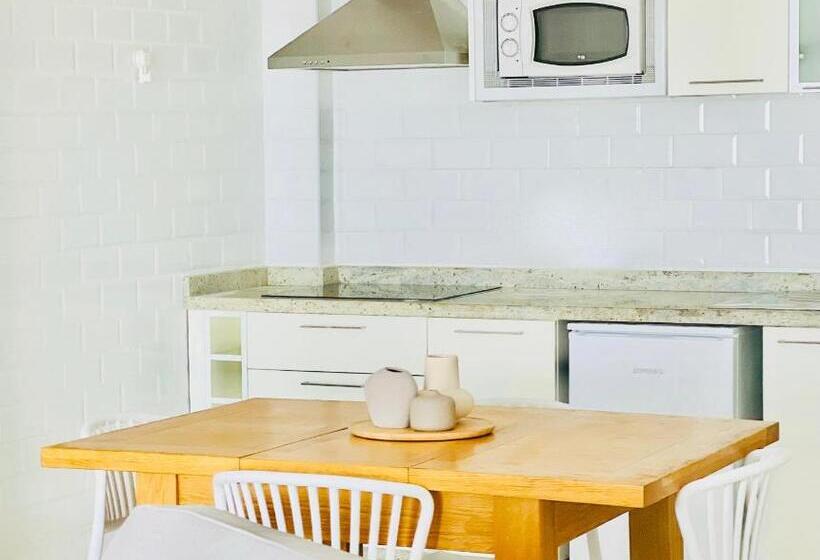 Canaryislandshost L Lava Y Mar Lanzarote