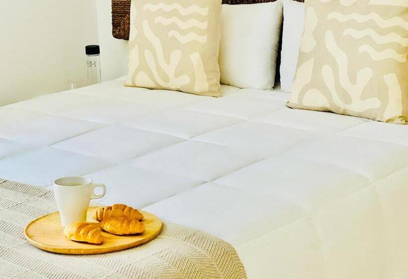 Canaryislandshost L Lava Y Mar Lanzarote