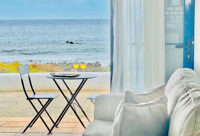 Canaryislandshost L Lava Y Mar Lanzarote