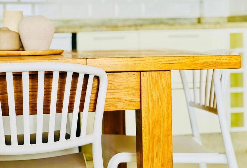 Canaryislandshost L Lava Y Mar Lanzarote