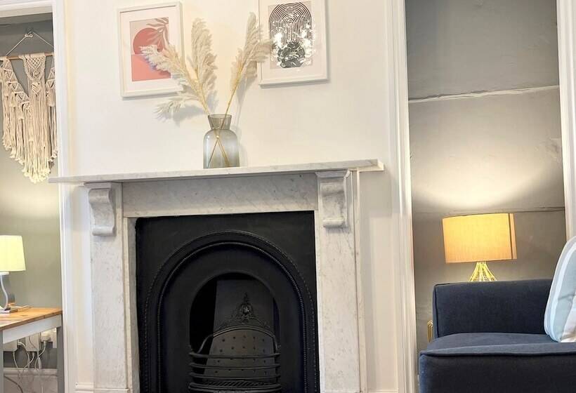 Spacious Home Near Seafront & Train Station 5 Bed Sleeps 10 Central Penzance