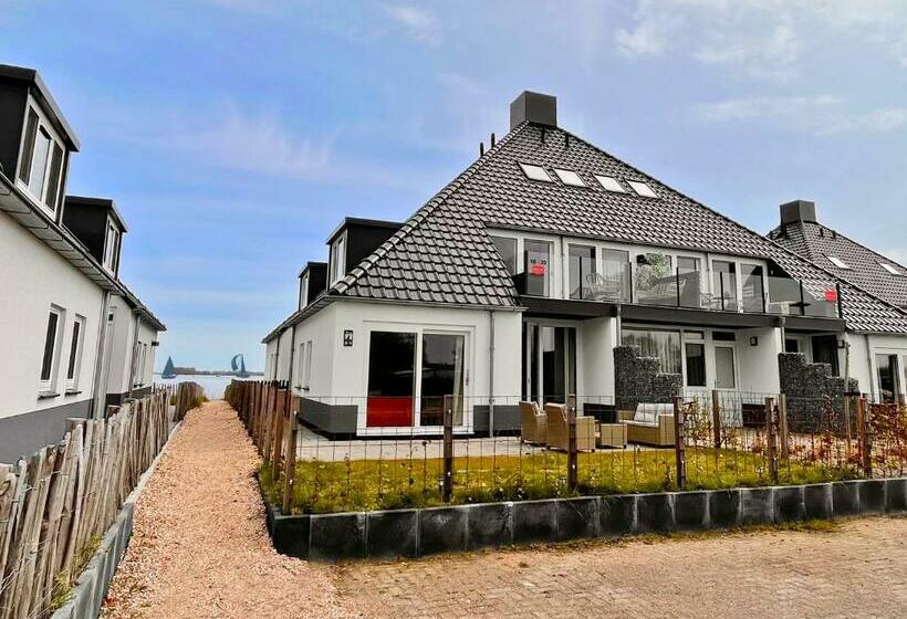 T Paviljoenhûs Bij Sneekermeer