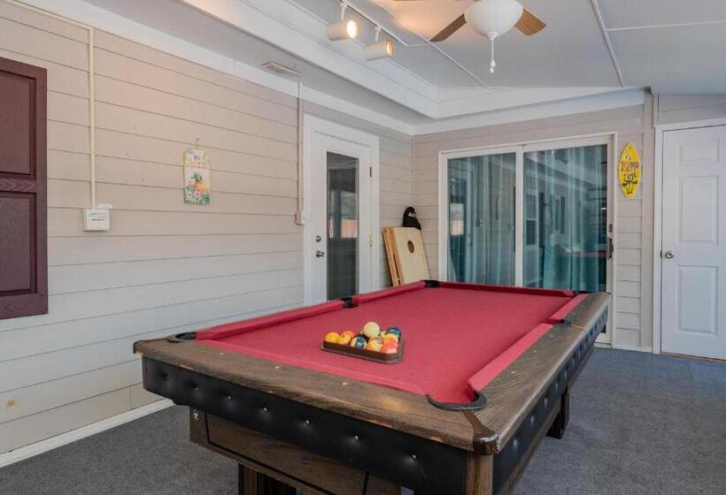 Barbee Beach House By Oak Island Accommodations