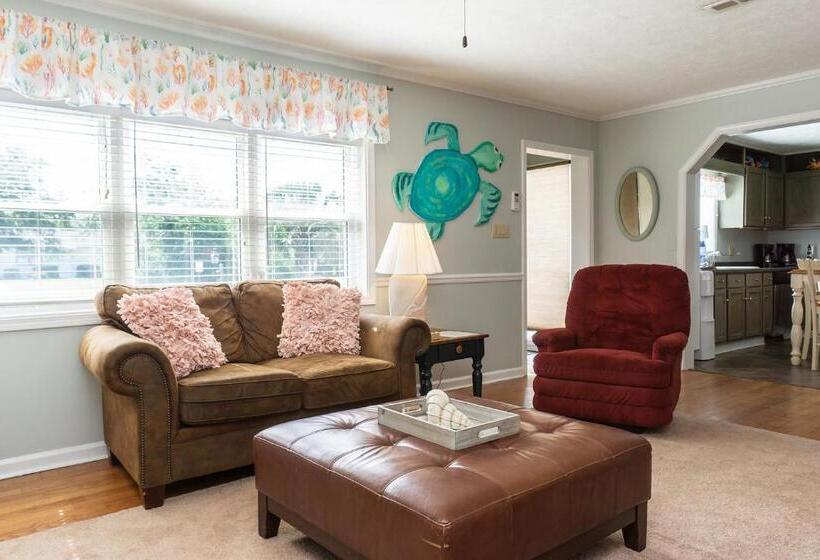 Barbee Beach House By Oak Island Accommodations