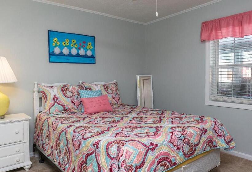 Barbee Beach House By Oak Island Accommodations
