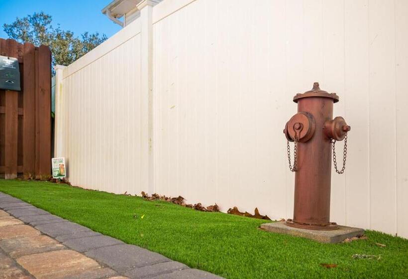 Barbee Beach House By Oak Island Accommodations