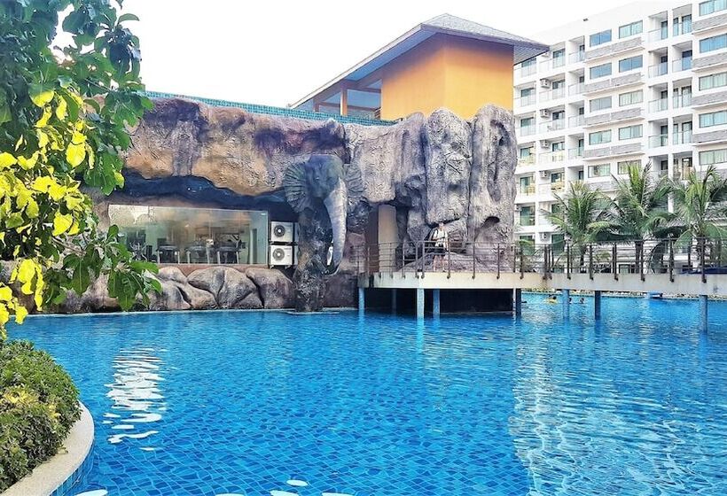 Top Floor Studio At Laguna Beach Resort   Maldives
