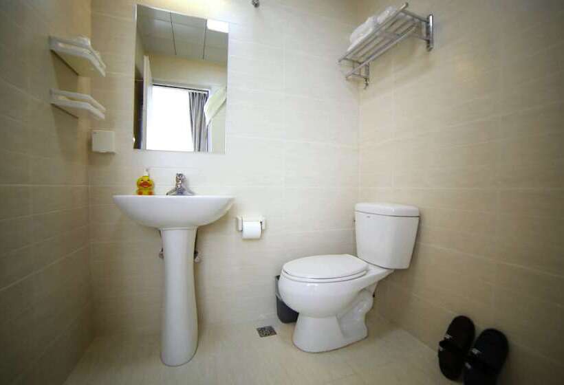 Sicily Hotel   Beijing Railway Station Temple Of Heaven Dongmen Subway Station