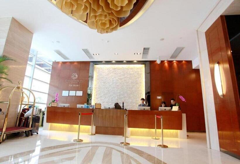 Отель The Cumberland Boutique