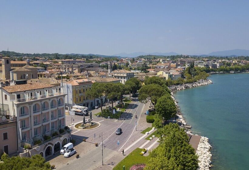 Vistalago Green Residence 100m From Lake   Happy Rentals