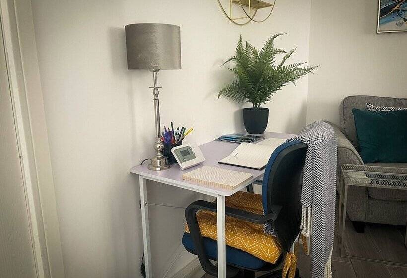 Captivating House In Aberdare Sleeps 6 Near Brecon