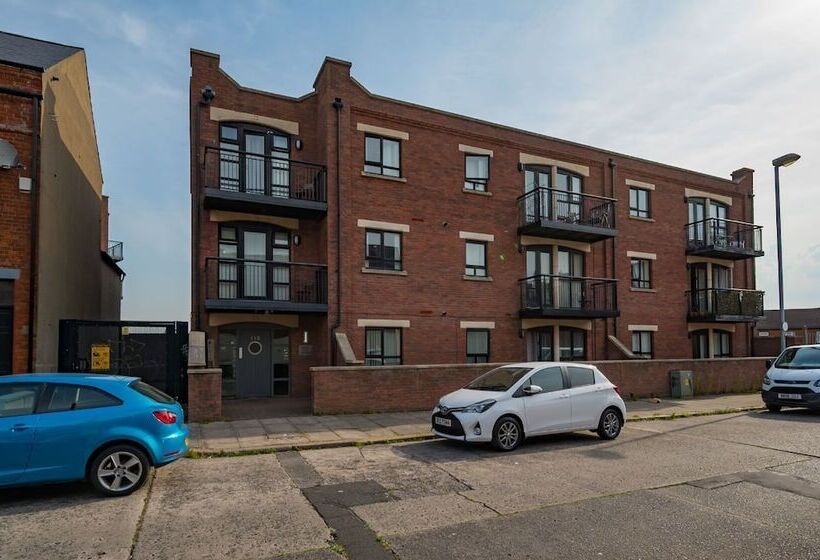 Central Belfast Apartments: Cromwell