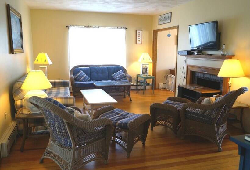 Short Sands View Y770 G Beautiful, Large Home Short Walk Through A Neighborhood To Short Sands Beach