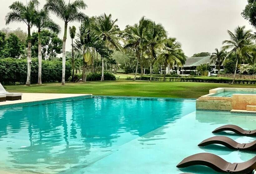 Srvittinivillas Brroe 27/  Resorts Villas/ Espacius   Modern Great
