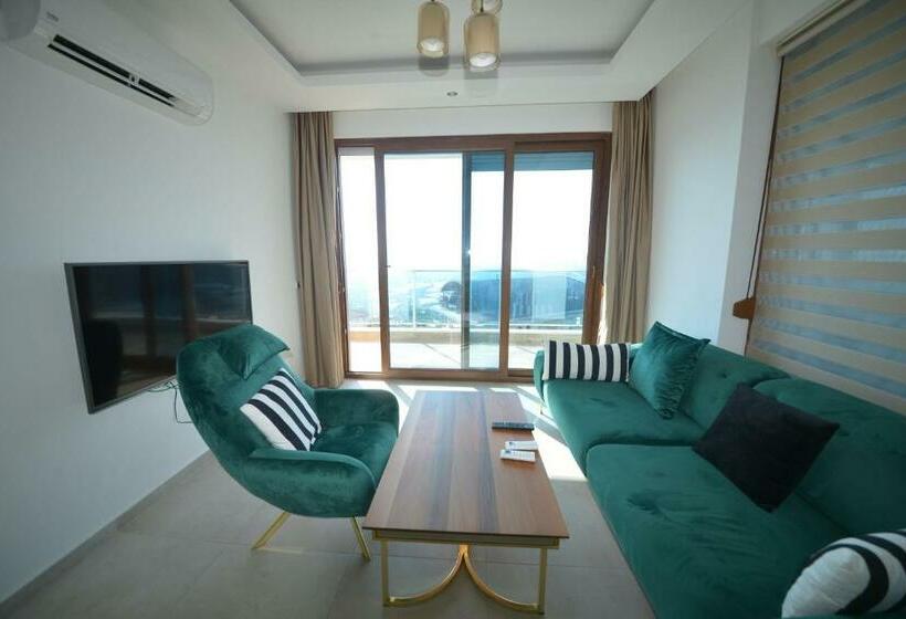 Flat With Sea View Shared Pool & Gym In Alanya