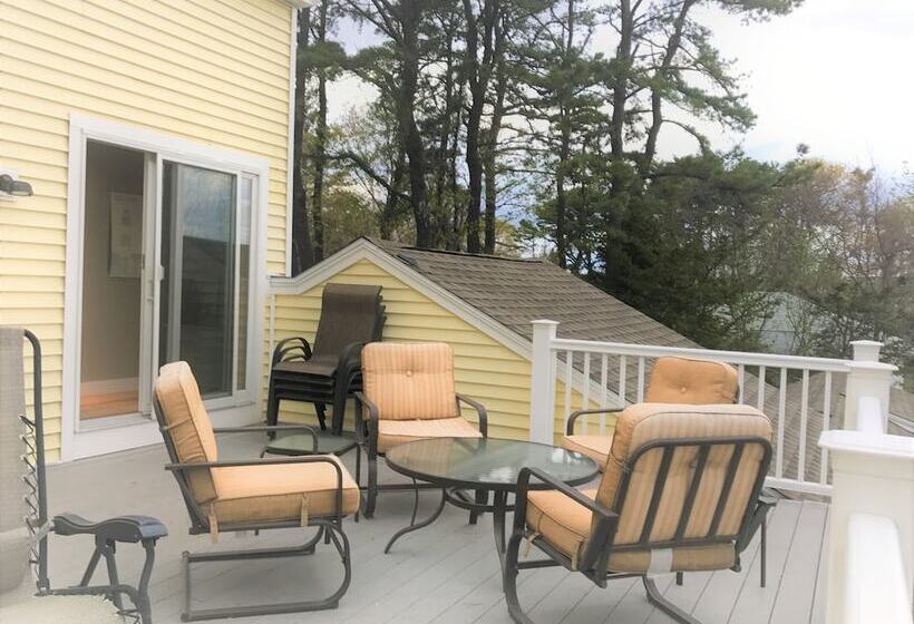 Footbridge Hideaway   Q967 A Spacious Home Very Near To The Fabulous Footbridge Beach Entrance 4 Bed