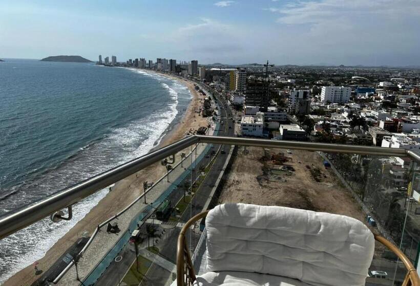 Luxury Condo En Malecón, Alberca Infinity & Jacuzzi