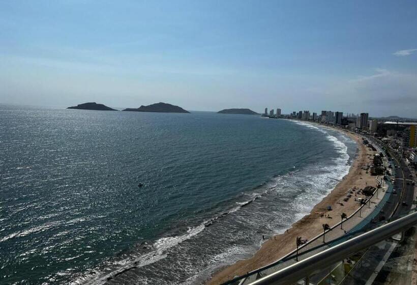 Luxury Condo En Malecón, Alberca Infinity & Jacuzzi