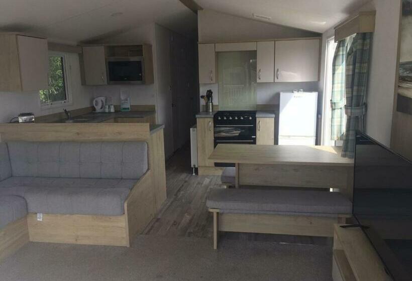 민박 Caravan 22 The Beeches Caravan Park, Gilcrux