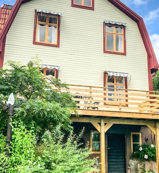 Bed and Breakfast Hemma Hos Jeanette & Micke På Peresgården