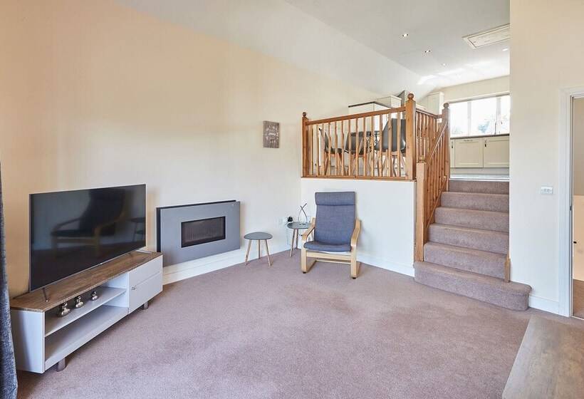 Host Stay Farrers View