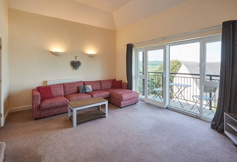 Host Stay Farrers View