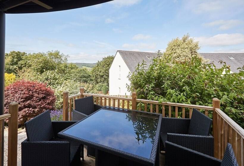 Host Stay Farrers View