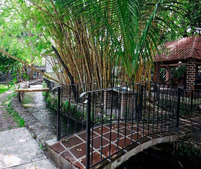 בית מלון כפרי Mía Mía Bungalows & Chalets By Zoviq