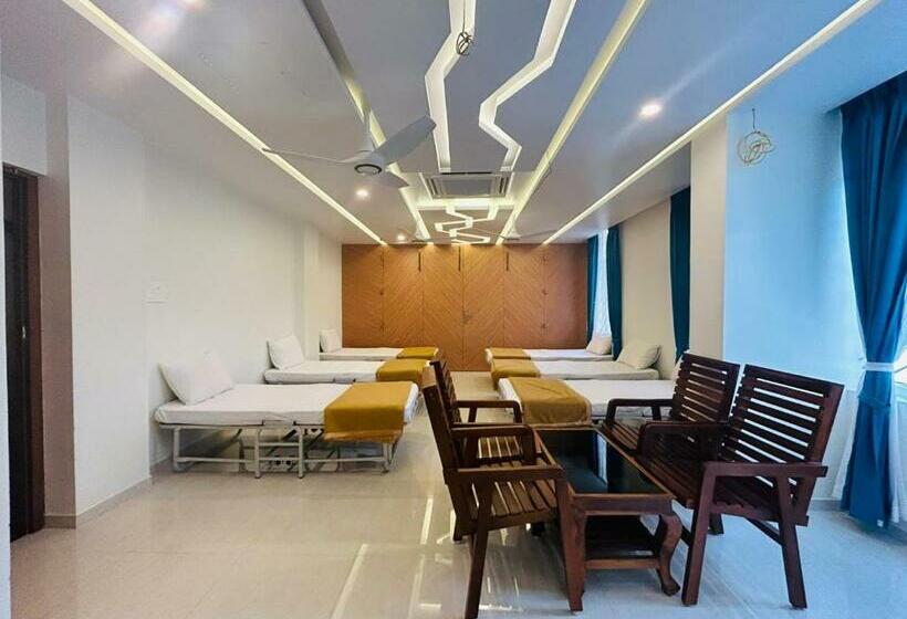 酒店 Sree Bharat Residency