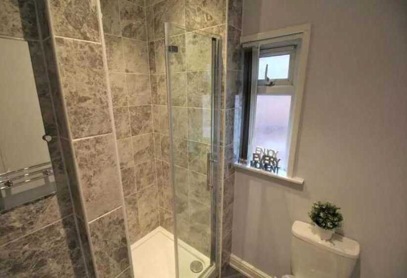 פנסיון Comfy Rooms In Coventry