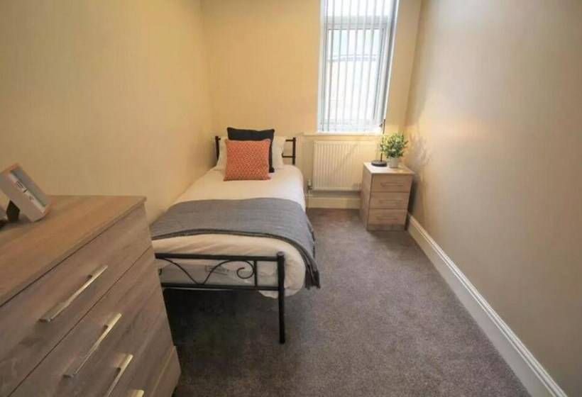 פנסיון Comfy Rooms In Coventry