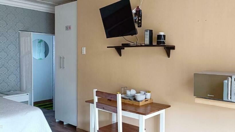 ペンション Ikamva Guest House