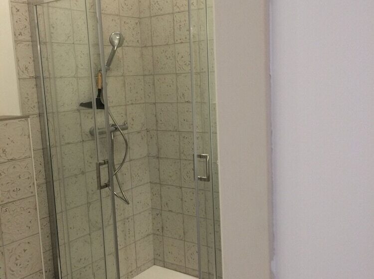 פנסיון Les 3 Pigeons