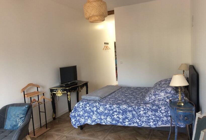 פנסיון Les 3 Pigeons